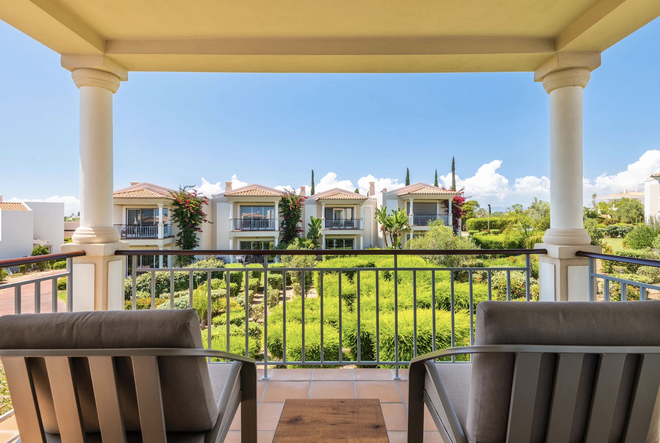 Vale da Lapa resort balcony view, 5-star tennis camp resort Portugal